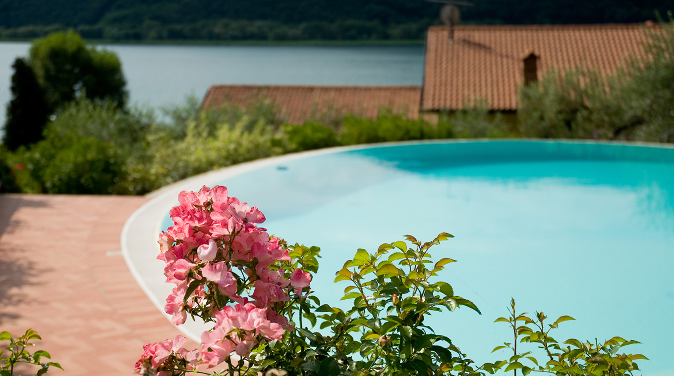 Giardino con vista lago