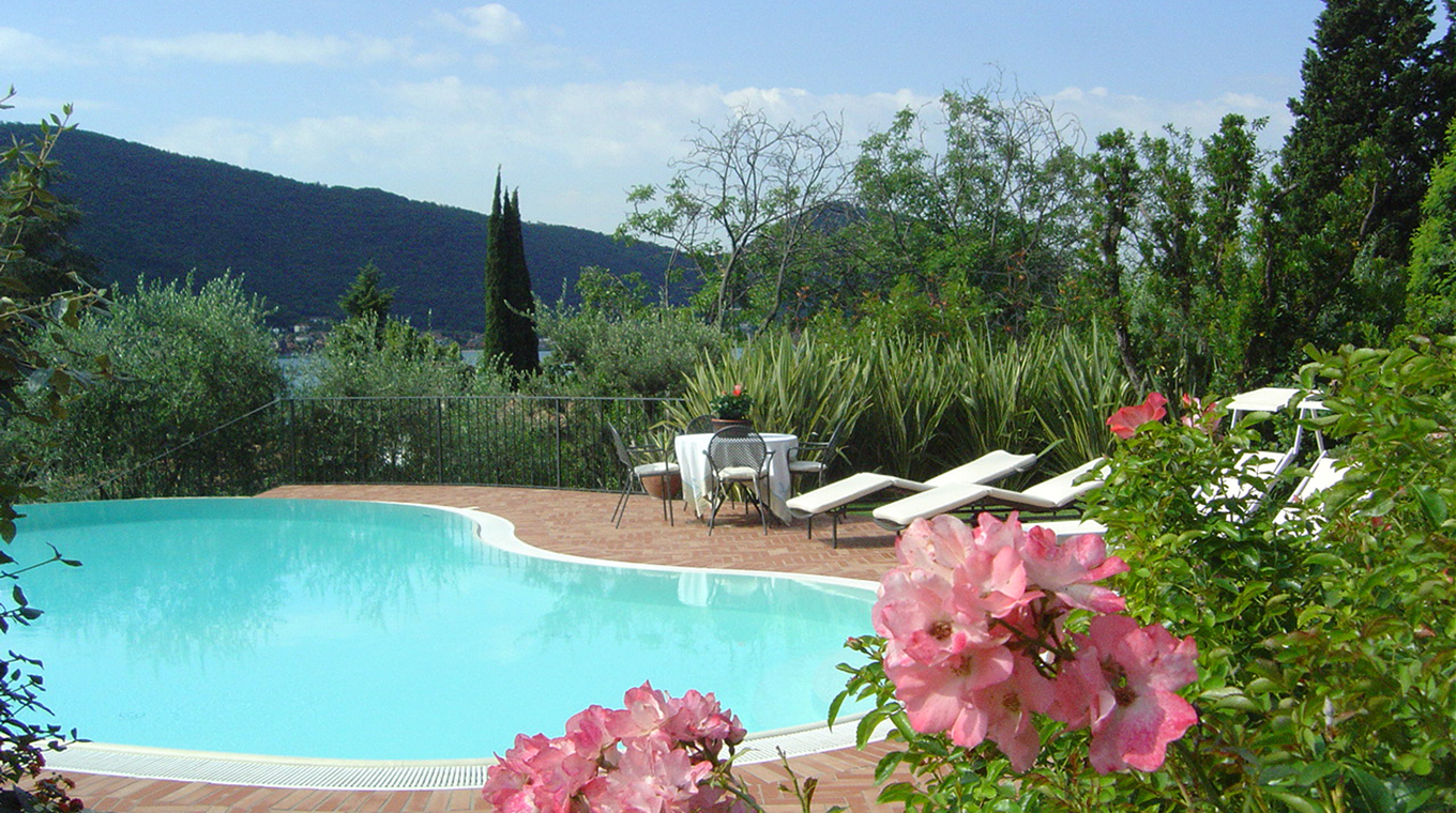 Giardino con vista lago